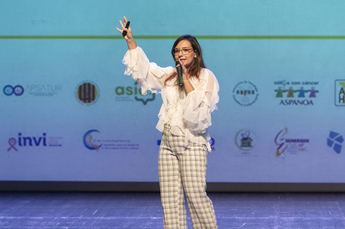 Carmen Horno durante una ponencia sobre nutrición oncológica